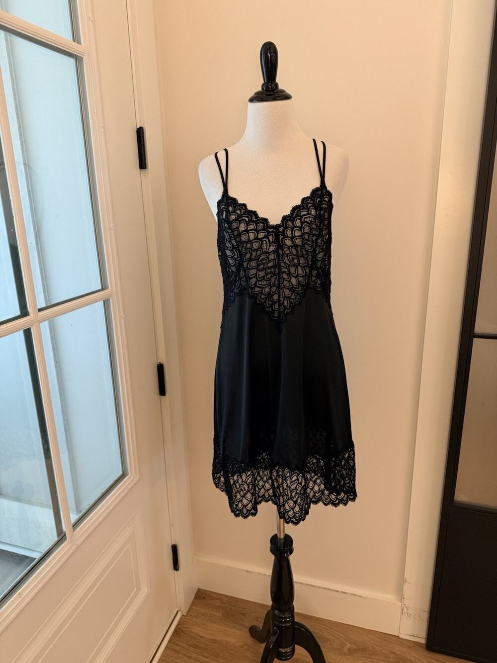 Lisanza Italy Black Lace Nylon Chemise Slip 3 Medium M 36 IT 46 FR 95 Lingerie